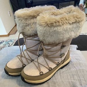 BearPaw Waterproof Boots Beige Mid-Calf Lace Up w/ Fur Trim Size 9 ***NEW***
